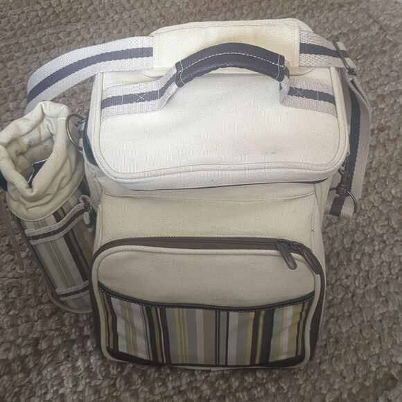 Picnic at Ascot Picnic Cooler w/ Glasses Plates Napkins Cutting Board - Picture 7 of 9